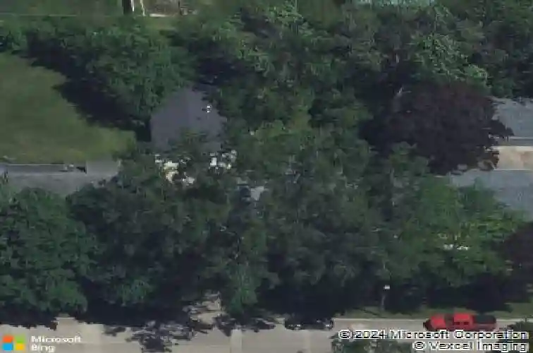 109 e willman st, hiawatha,  IA 52233