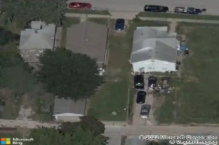 1211 sumner ave, kansas city,  KS 66102
