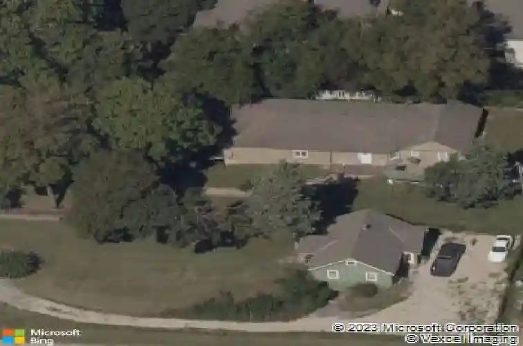 8155 holmes rd, kansas city,  MO 64131
