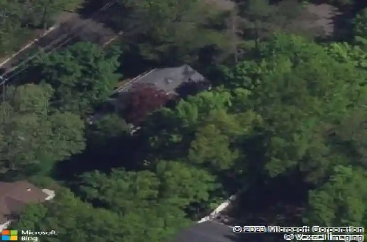 105 reldyes ave, leonia,  NJ 07605