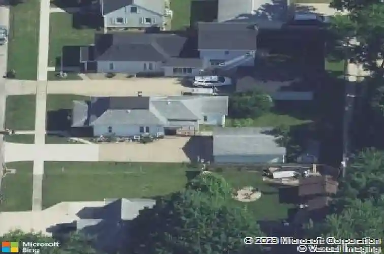 937 8th st, marion,  IA 52302