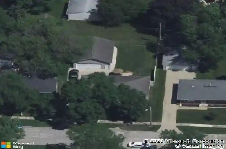 2124 larry dr ne, cedar rapids,  IA 52402