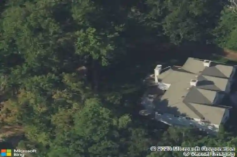 60 pinehill dr, upper saddle river,  NJ 07458