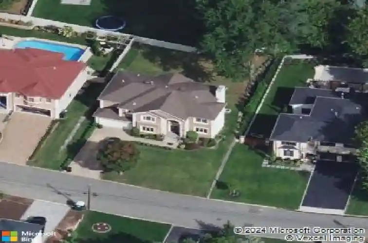 145 thomas dr, paramus,  NJ 07652