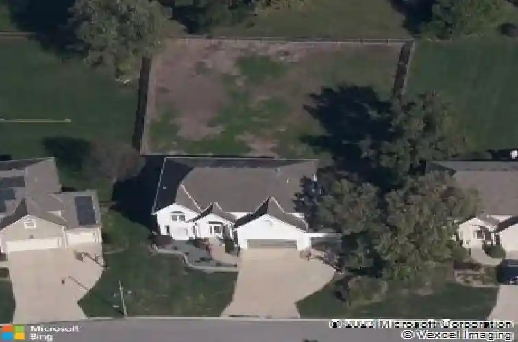 332 ne parks edge dr, lees summit,  MO 64064