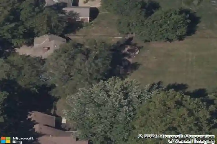 8429 meadow ln, leawood,  KS 66206