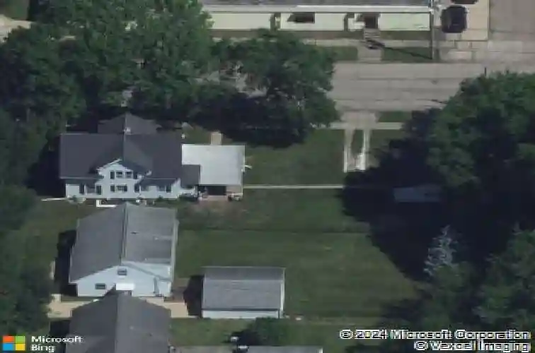 1901 j st sw, cedar rapids,  IA 52404