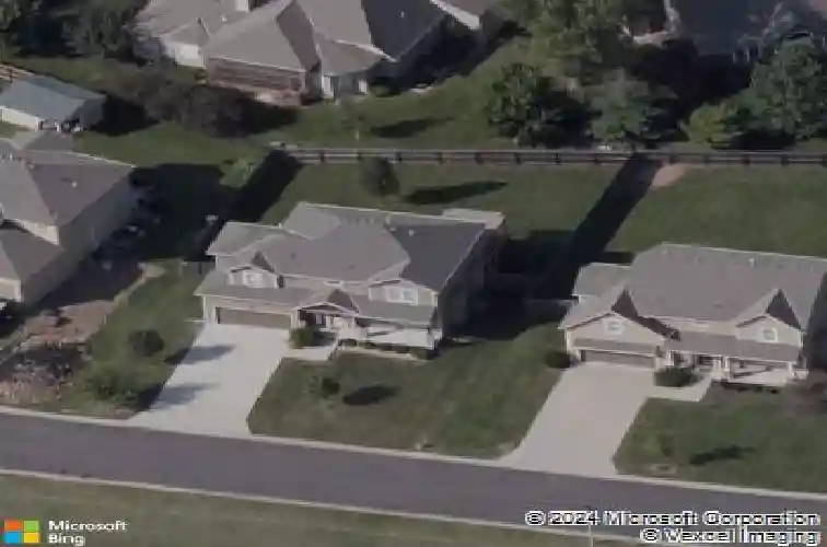 10208 theden cir, lenexa,  KS 66220