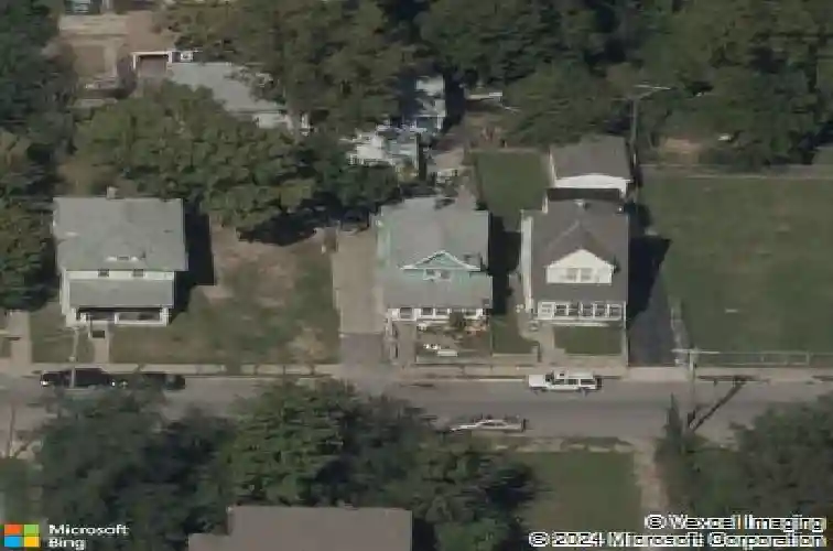 2206 e 30th st, kansas city,  MO 64109