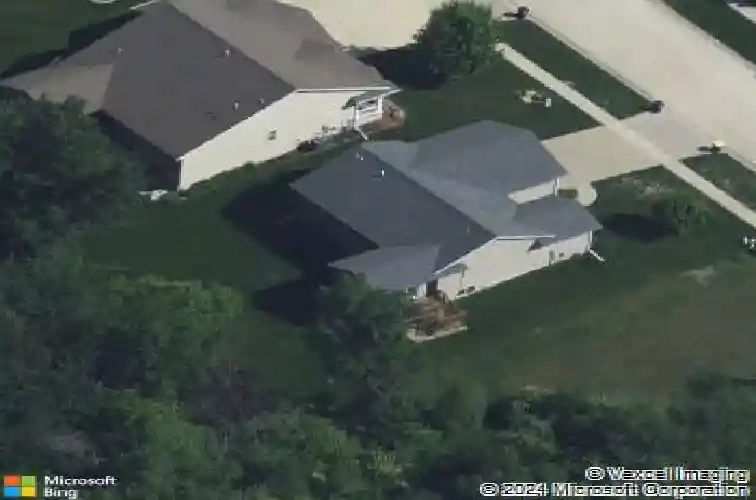 224 willowood dr, hiawatha,  IA 52233