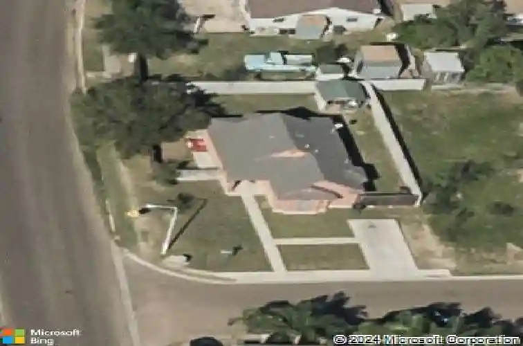 102 lamrick cir, laredo,  TX 78046