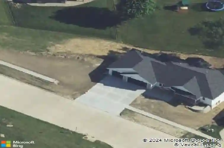 1885 rogers creek rd, ely,  IA 52227