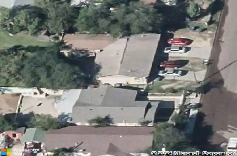 106 s tapeyste ave, laredo,  TX 78043