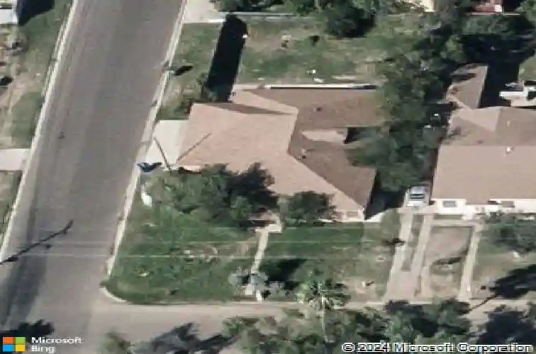 2302 e locust st, laredo,  TX 78043