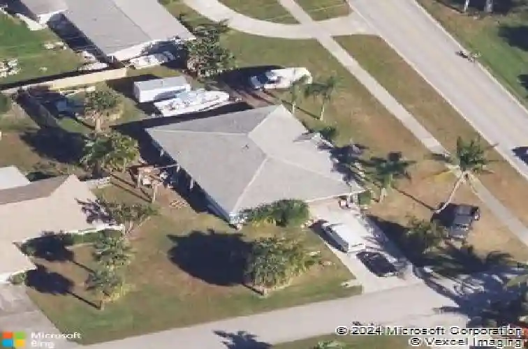 8996 se bahama cir, hobe sound,  FL 33455