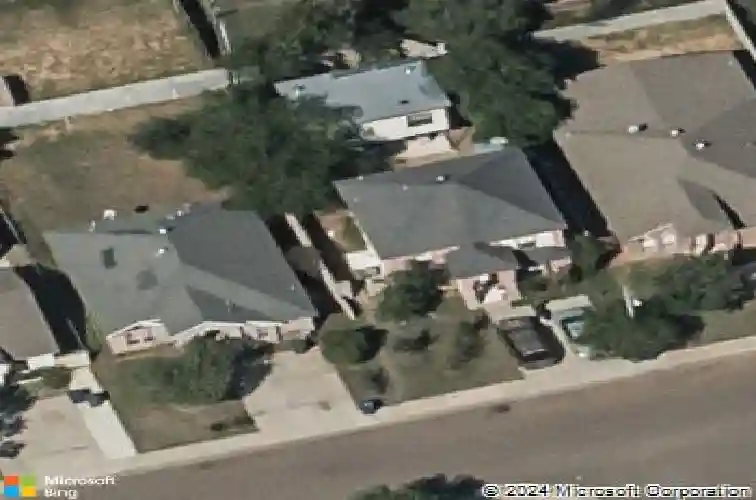 812 doner rd, laredo,  TX 78045