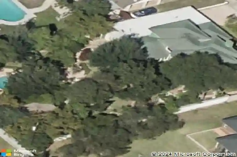 136 north ave, laredo,  TX 78045