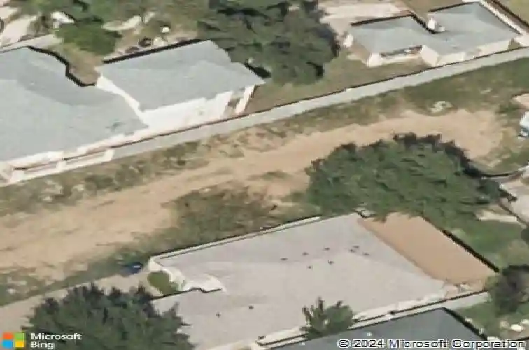 147 north ave, laredo,  TX 78045