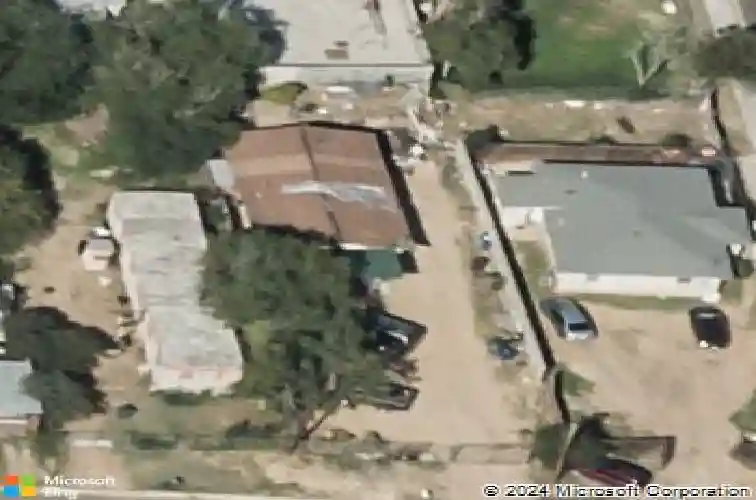 818 reynolds st, laredo,  TX 78040