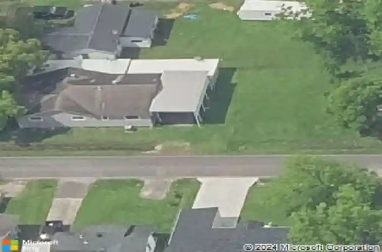 423 newton st, west orange,  TX 77630