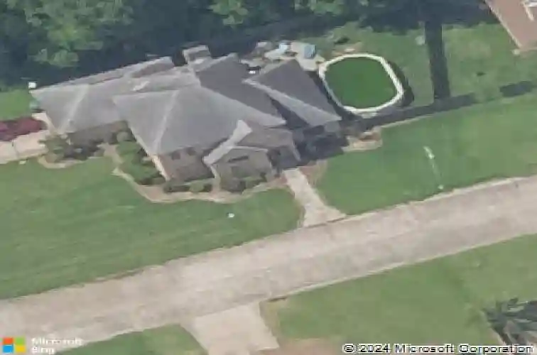 2404 international ave, orange,  TX 77632