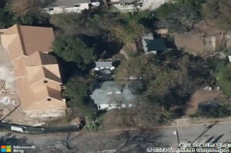 2102 e 17th st, austin,  TX 78702