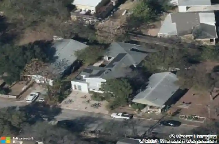 2100 e 10th st, austin,  TX 78702