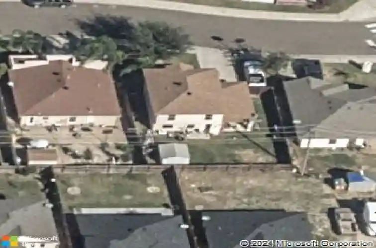 1004 savannah loop, laredo,  TX 78046