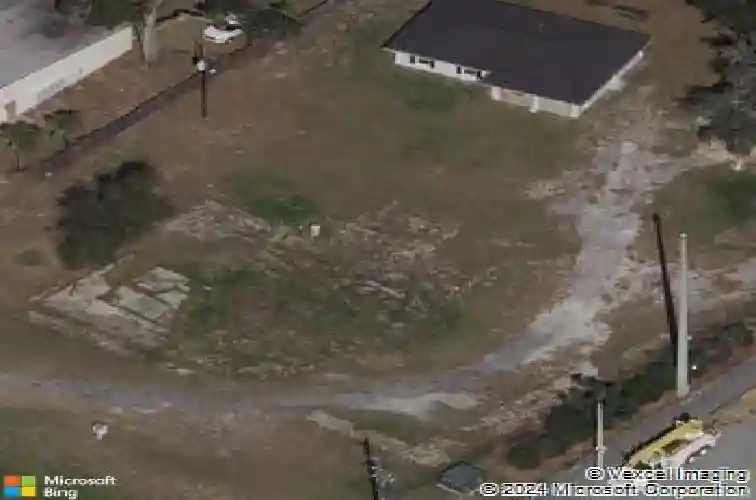 6876 e state road 44, wildwood,  FL 34785