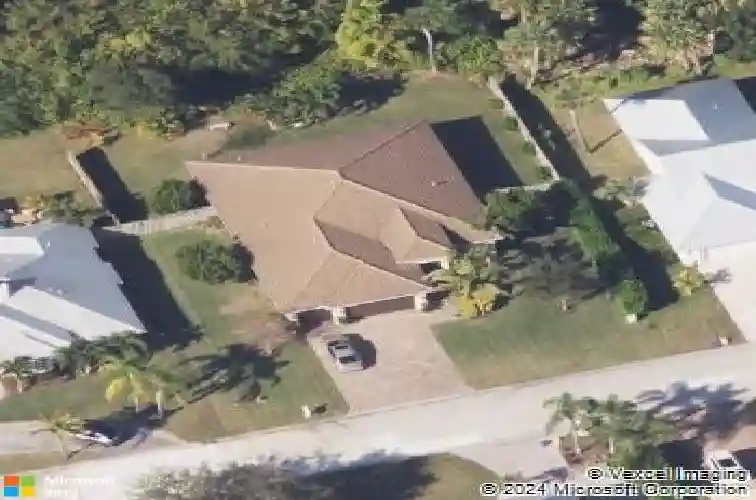 8071 se windjammer way, hobe sound,  FL 33455