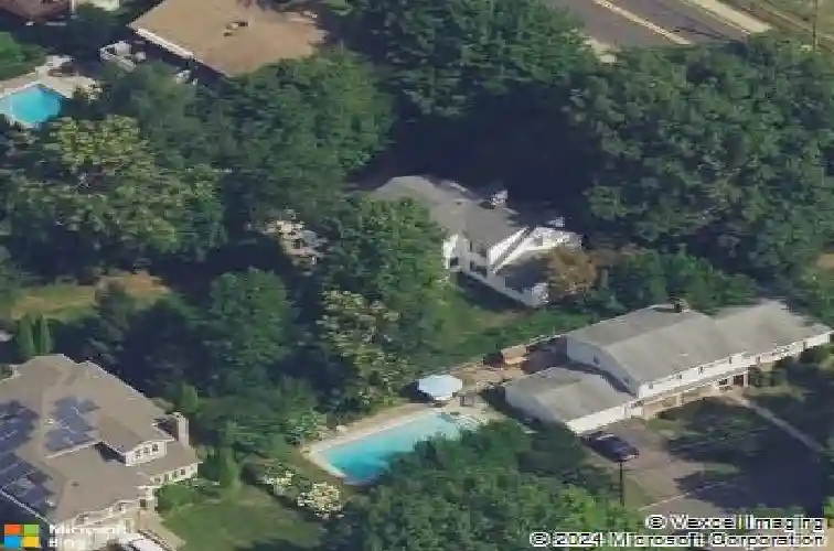 261 n franklin tpke, ho ho kus,  NJ 07423