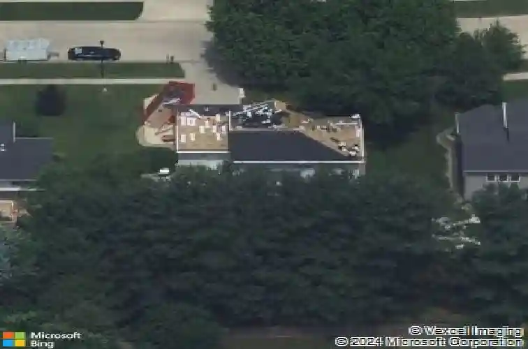 2385 wolf creek trl, hiawatha,  IA 52233