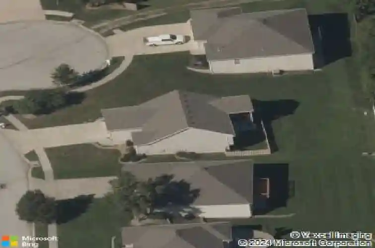 104 s prairie rose circle, smithville,  MO 64089