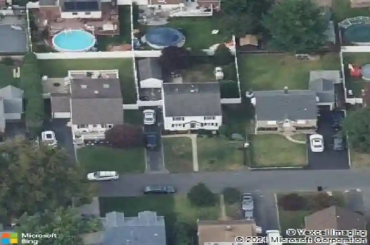 72 fleetwood rd, dumont,  NJ 07628