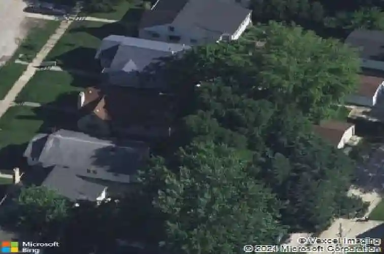 2419 c ave ne, cedar rapids,  IA 52402