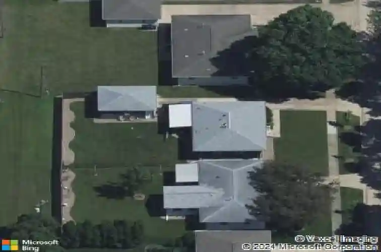 2400 victoria dr sw, cedar rapids,  IA 52404