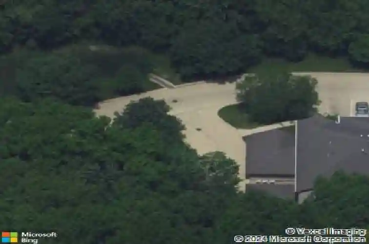 3028 center point rd ne #202
                                ,Unit Apt 202, cedar rapids,  IA 52402