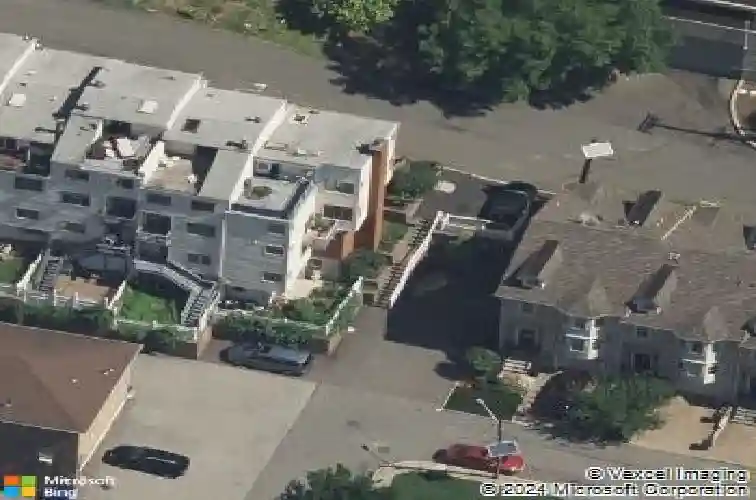 8 massa ln, edgewater,  NJ 07020