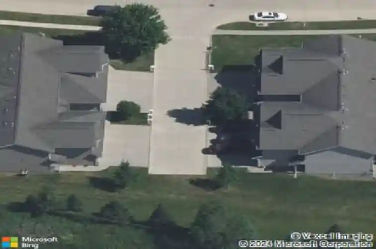 3845 37th ave sw #b, cedar rapids,  IA 52404