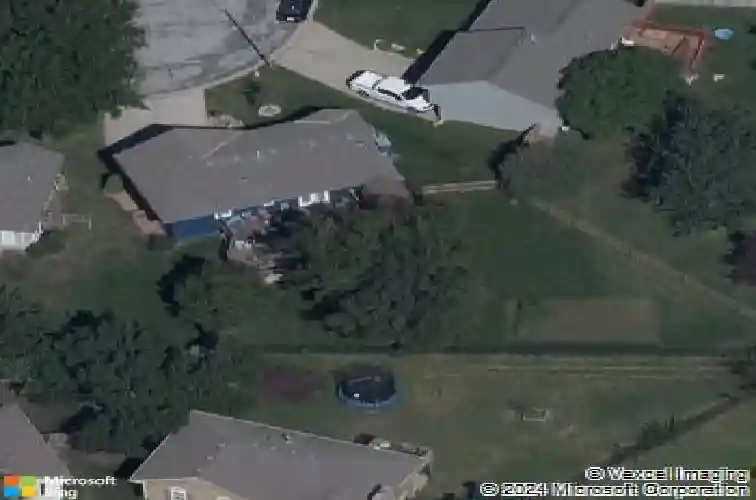 528 ne wood ct, blue springs,  MO 64014
