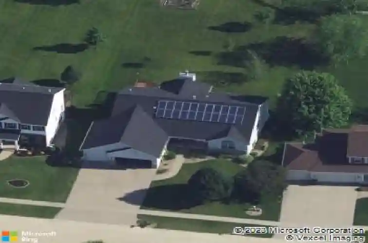 212 teakwood ln ne, cedar rapids,  IA 52402