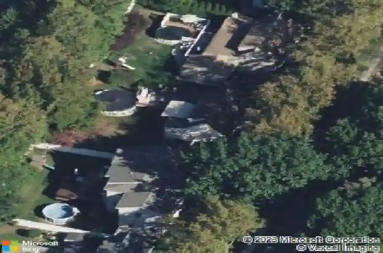 295 haywood dr, paramus,  NJ 07652