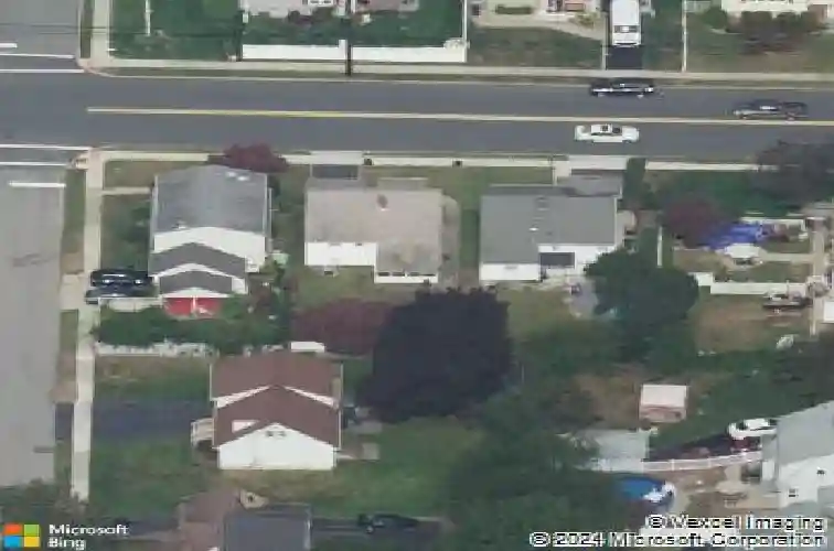 60 river edge rd, bergenfield,  NJ 07621