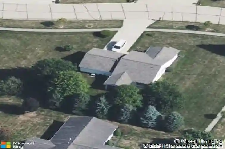 110 parkside dr, creston,  OH 44217