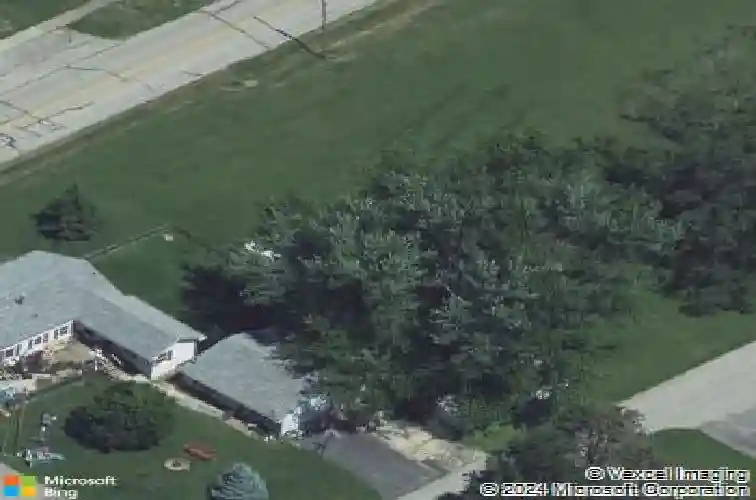 1227 2nd st, cedar rapids,  IA 52403