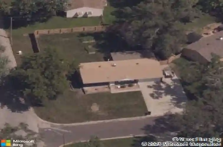 7408 elm ave, raytown,  MO 64133
