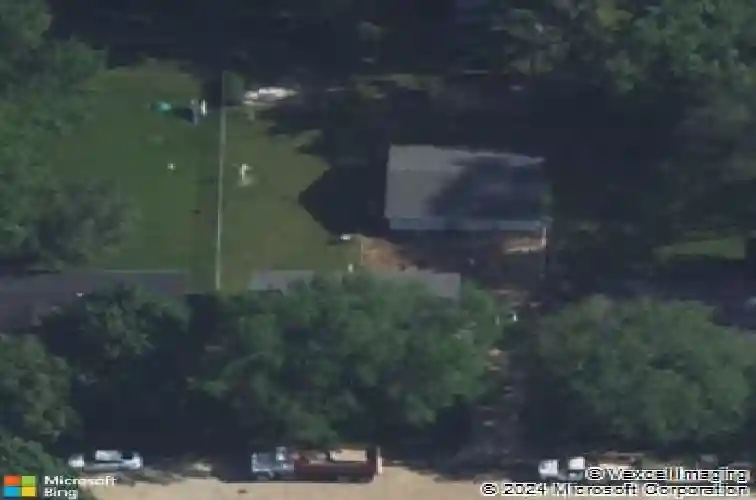 1204 bowler st, hiawatha,  IA 52233