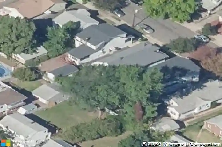 8 mckenzie ave, east rutherford,  NJ 07073