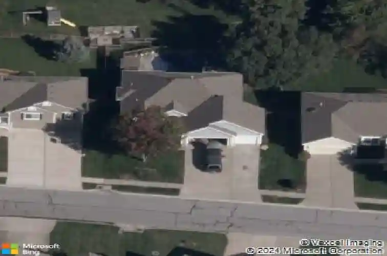 324 ne woodbury dr, lees summit,  MO 64086