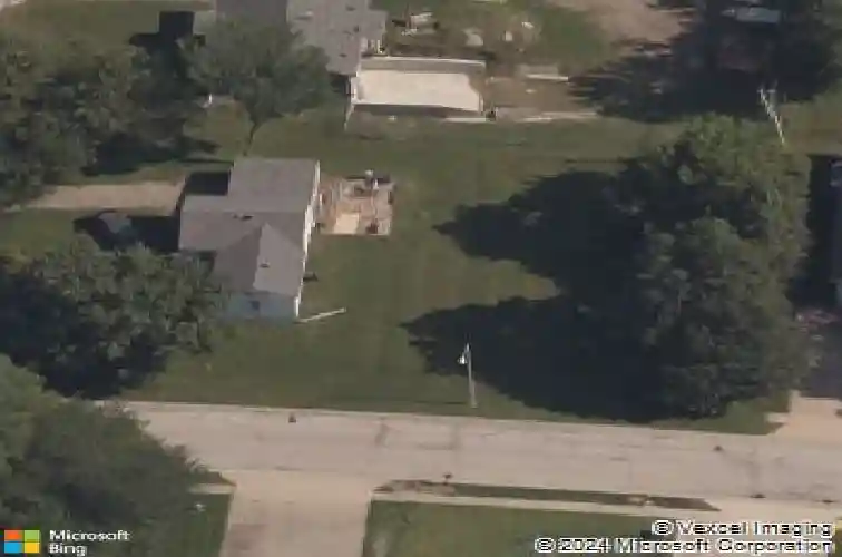 6815 bristol ave, raytown,  MO 64133